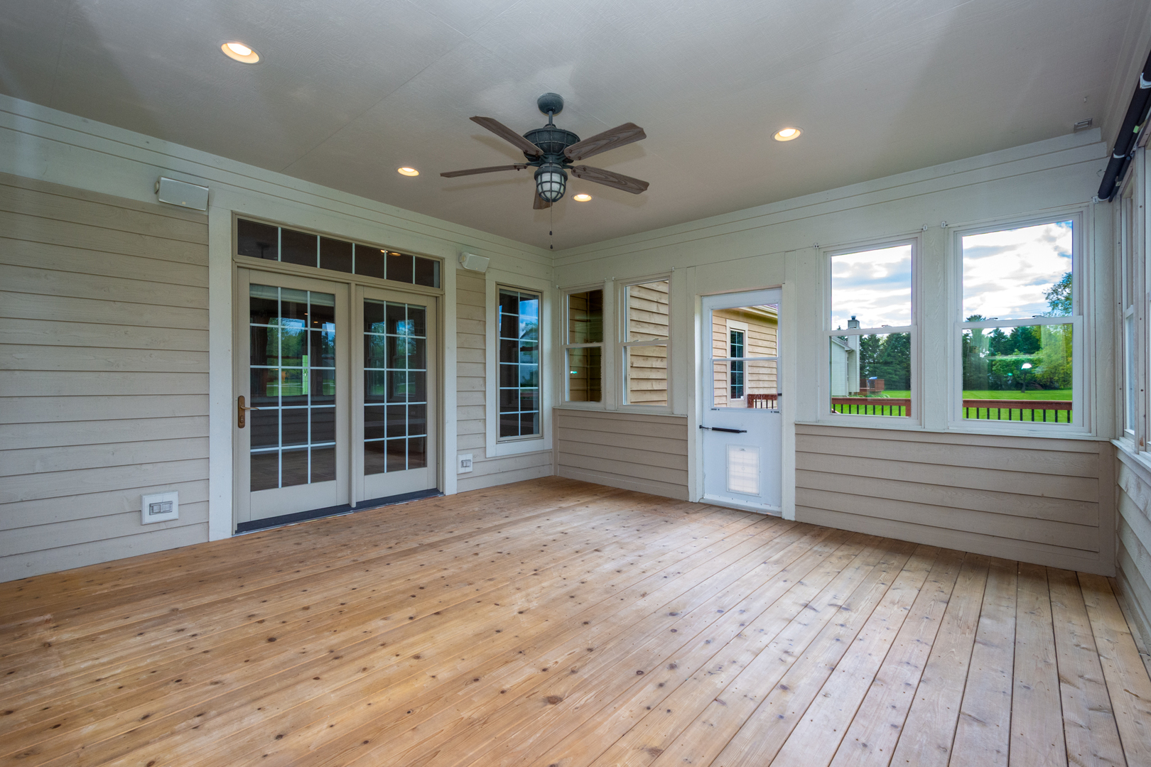 10303 Fox Bluff Lane, Spring Grove, IL 60081