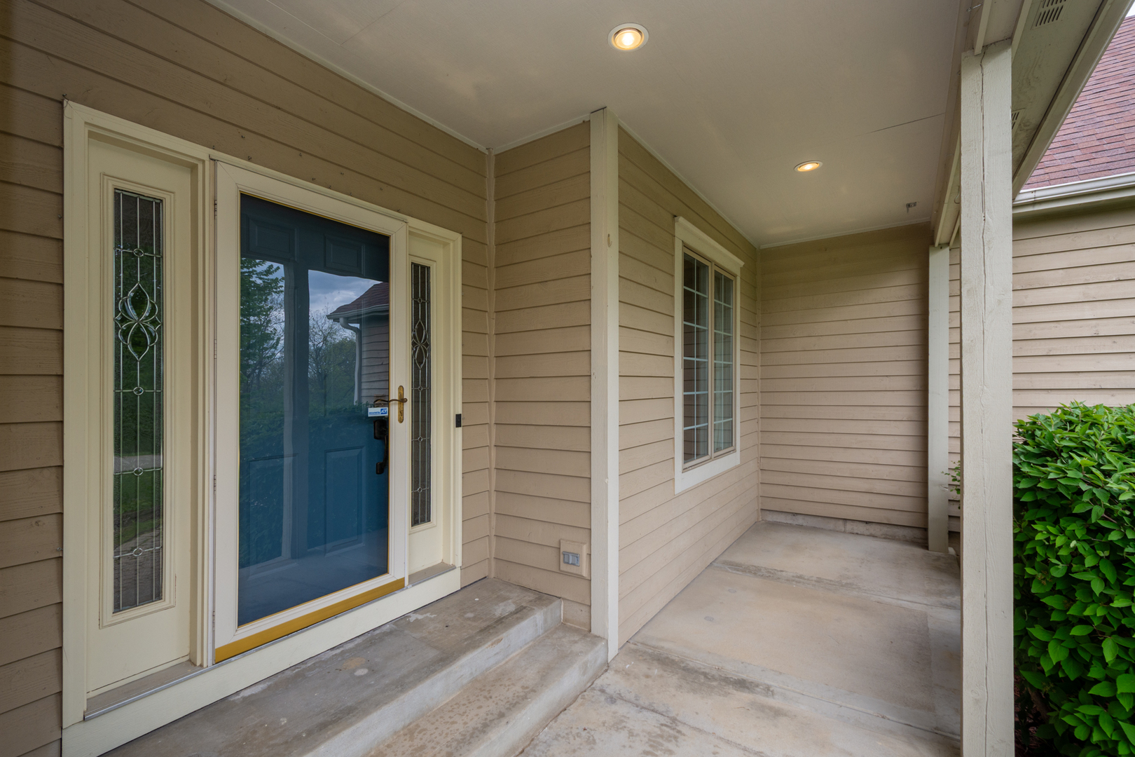 10303 Fox Bluff Lane, Spring Grove, IL 60081