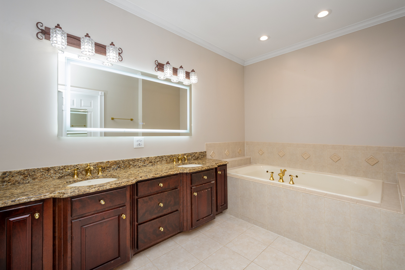 10303 Fox Bluff Lane, Spring Grove, IL 60081