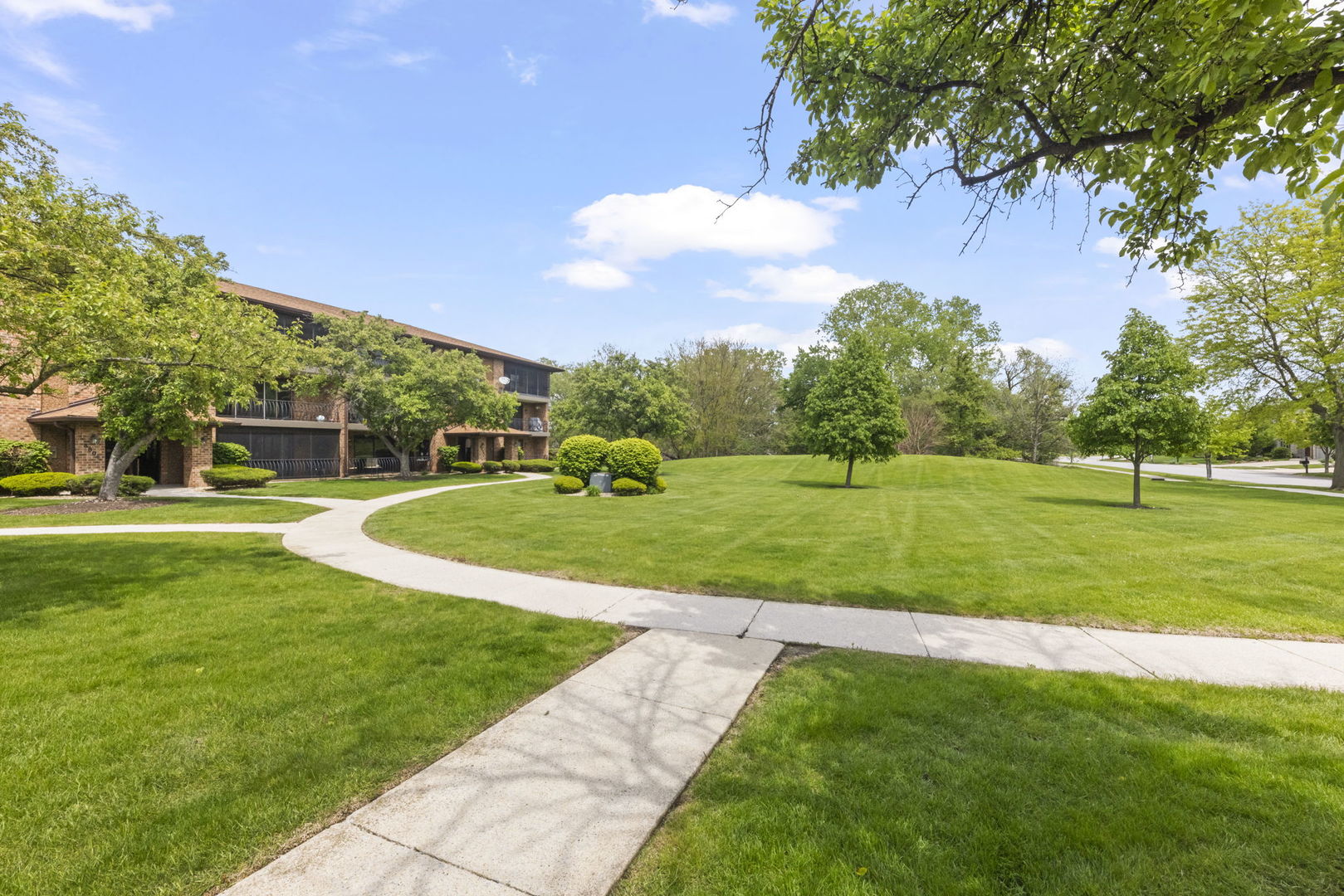 8810 W 140th Street #212, Orland Park, IL 60462