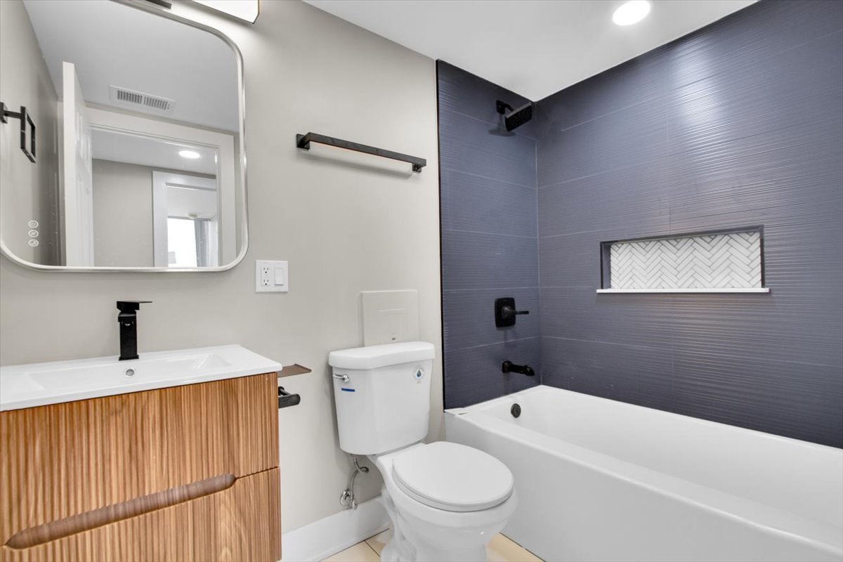 1301 N Western Avenue #134, Lake Forest, IL 60045