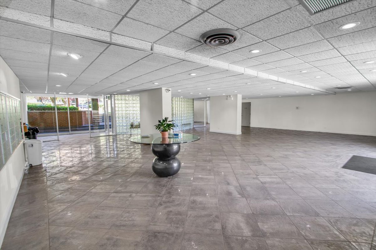 1301 N Western Avenue #134, Lake Forest, IL 60045