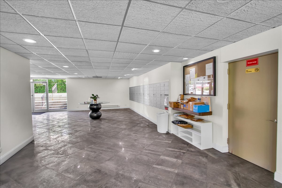 1301 N Western Avenue #134, Lake Forest, IL 60045