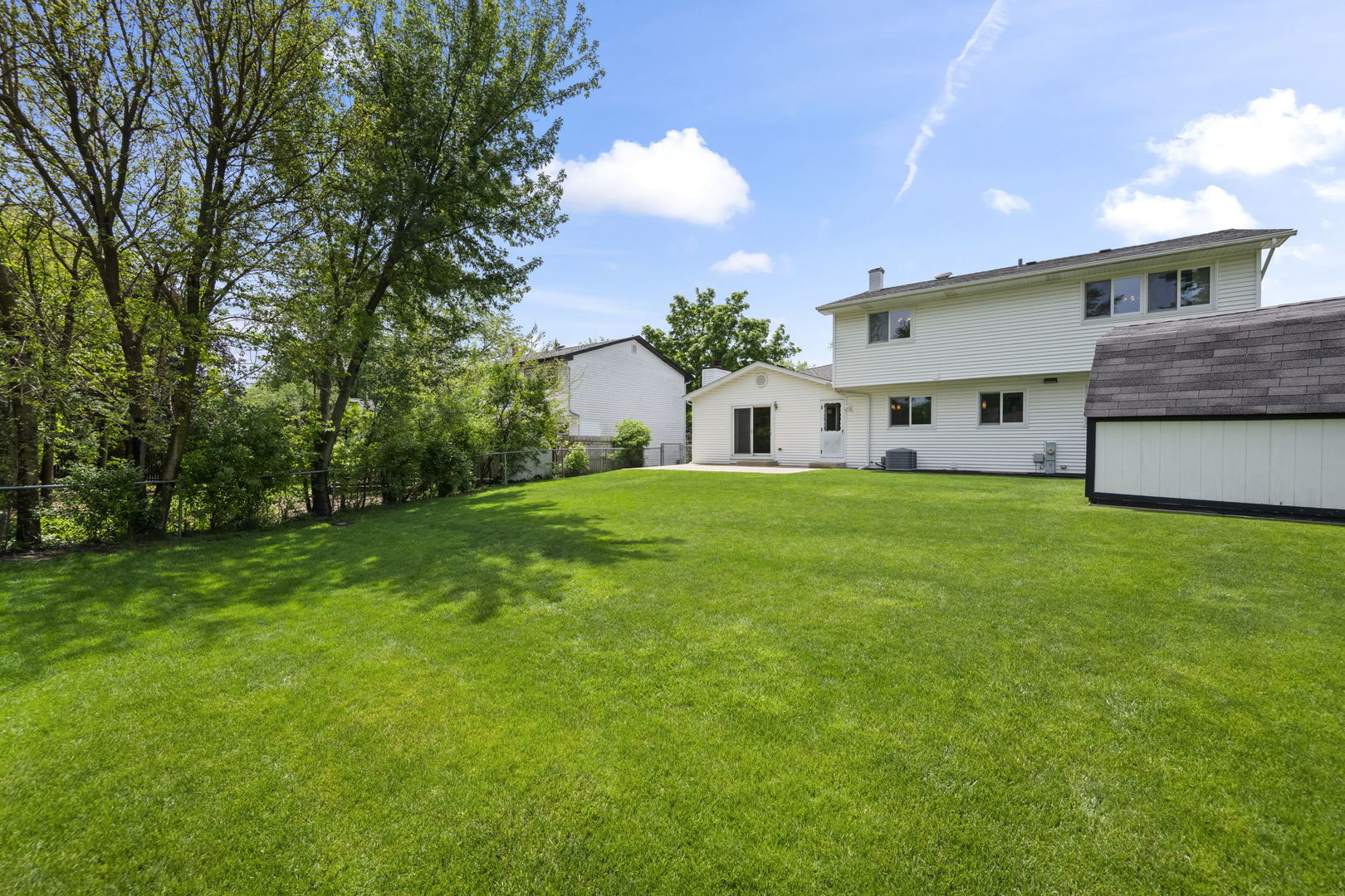 4095 Victoria Drive, Hoffman Estates, IL 60192