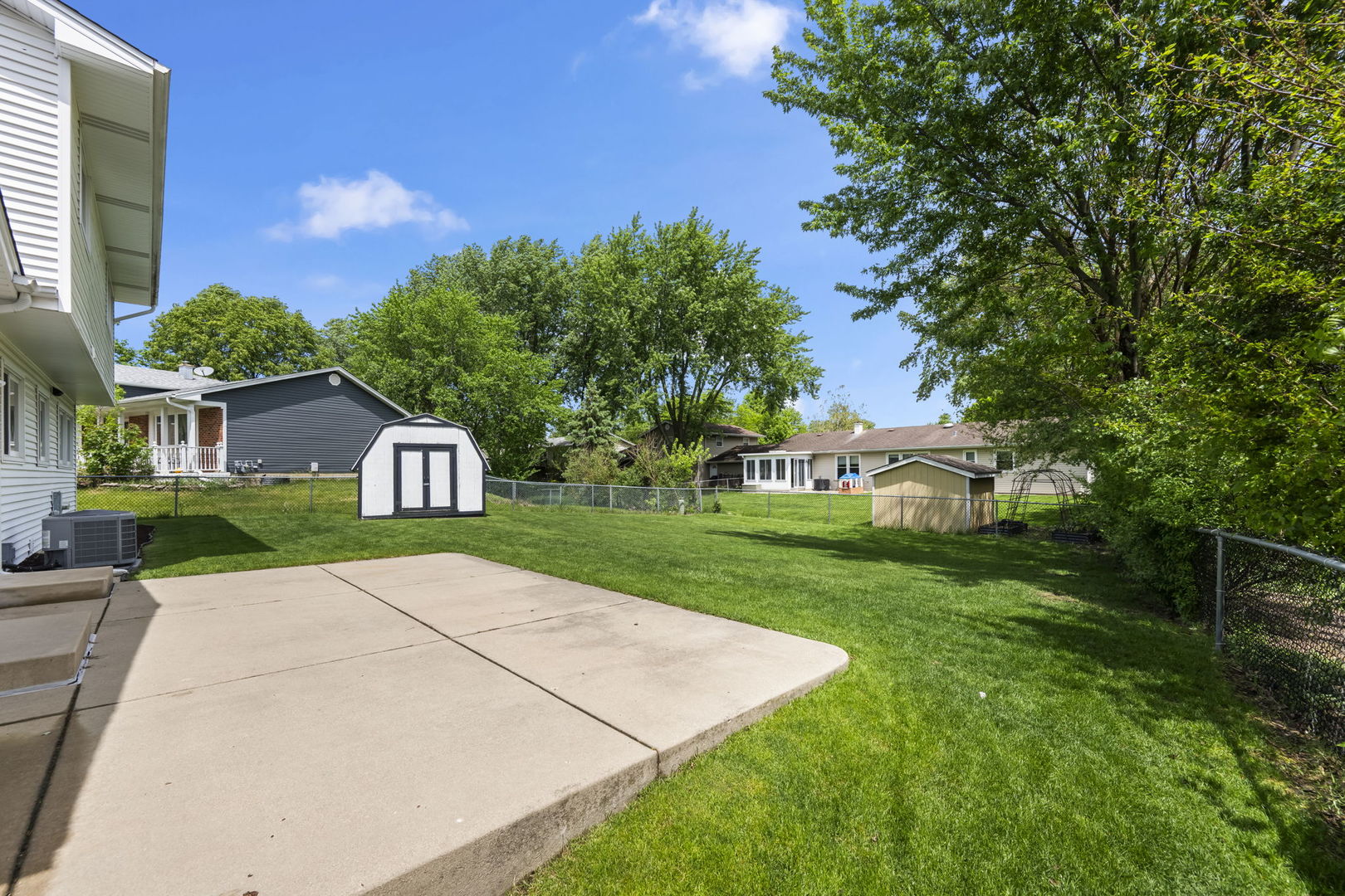 4095 Victoria Drive, Hoffman Estates, IL 60192