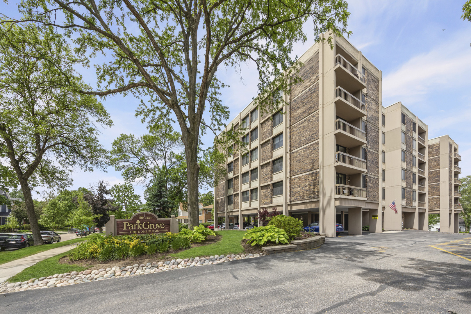 1110 Grove Street #4j, Downers Grove, IL 60515