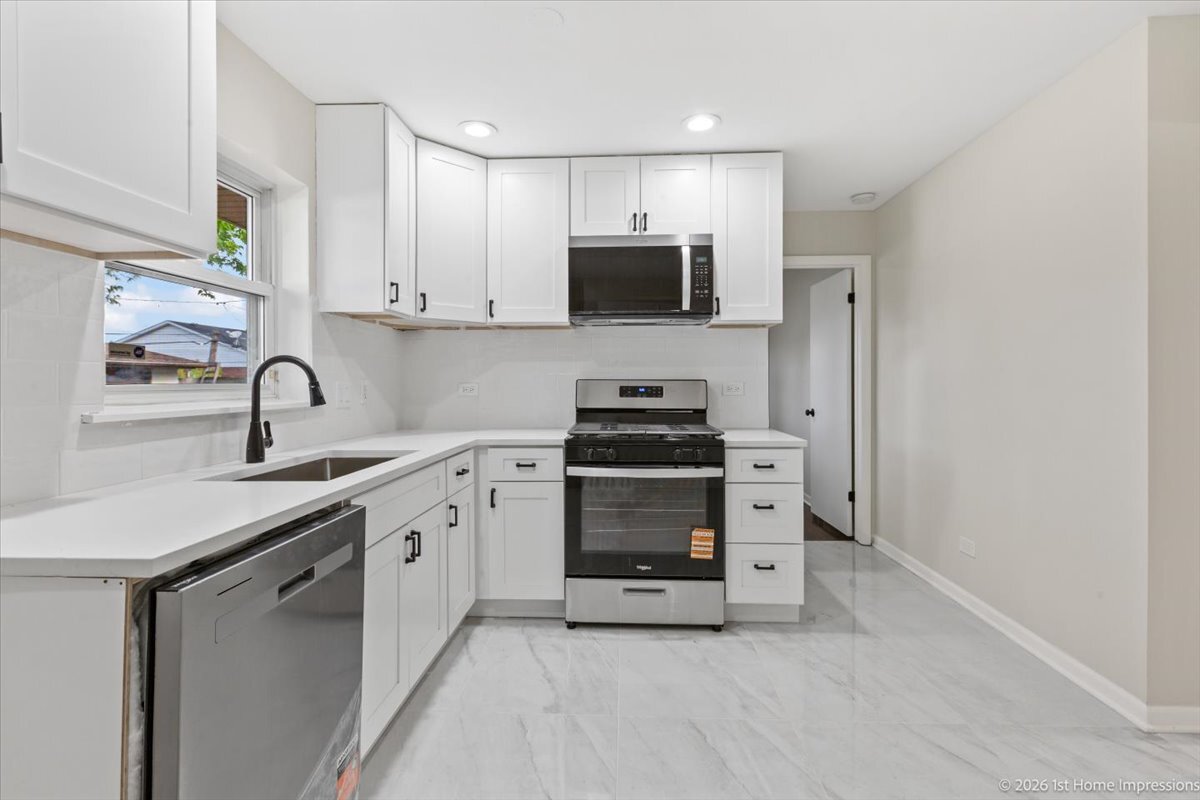 17028 Evans Drive, South Holland, IL 60473