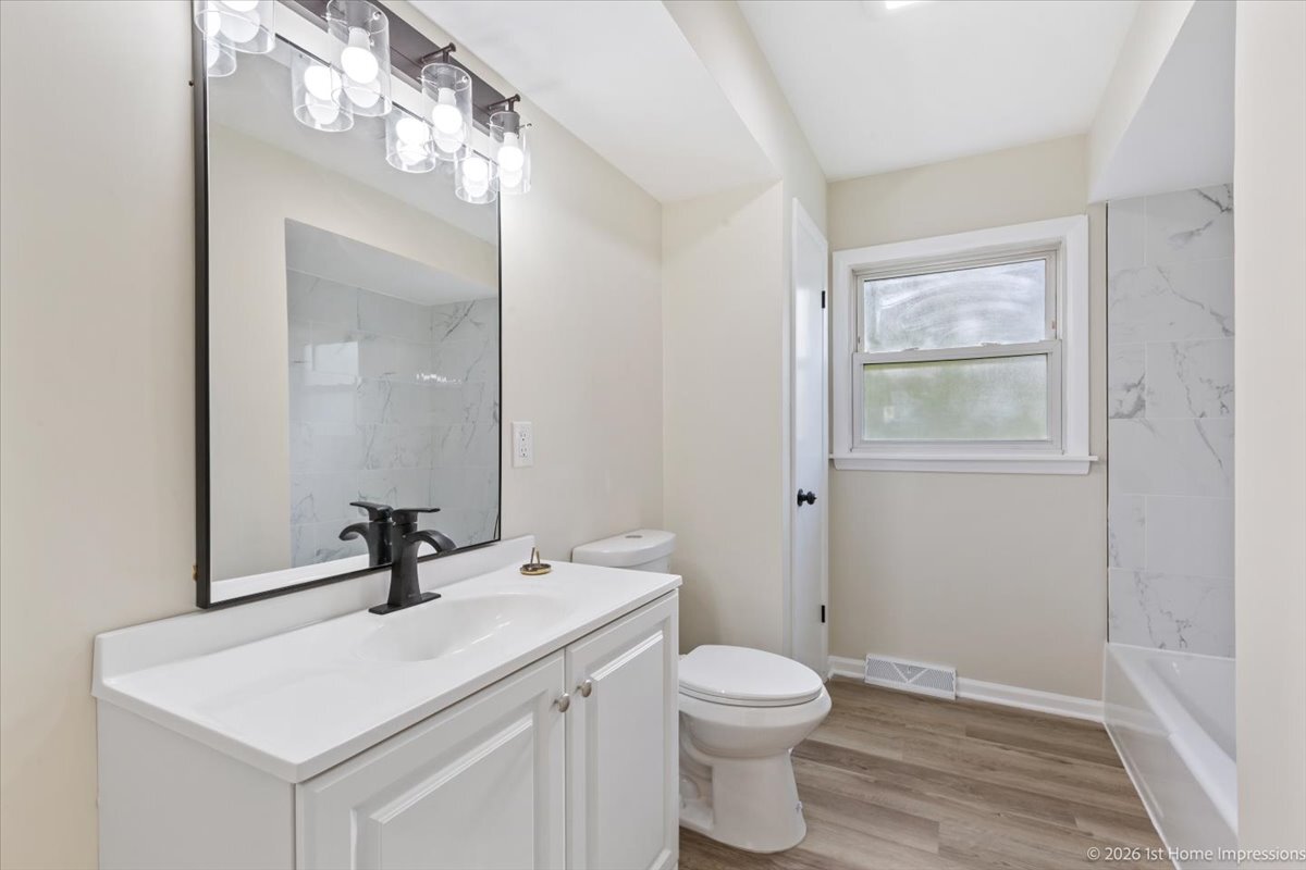 17028 Evans Drive, South Holland, IL 60473