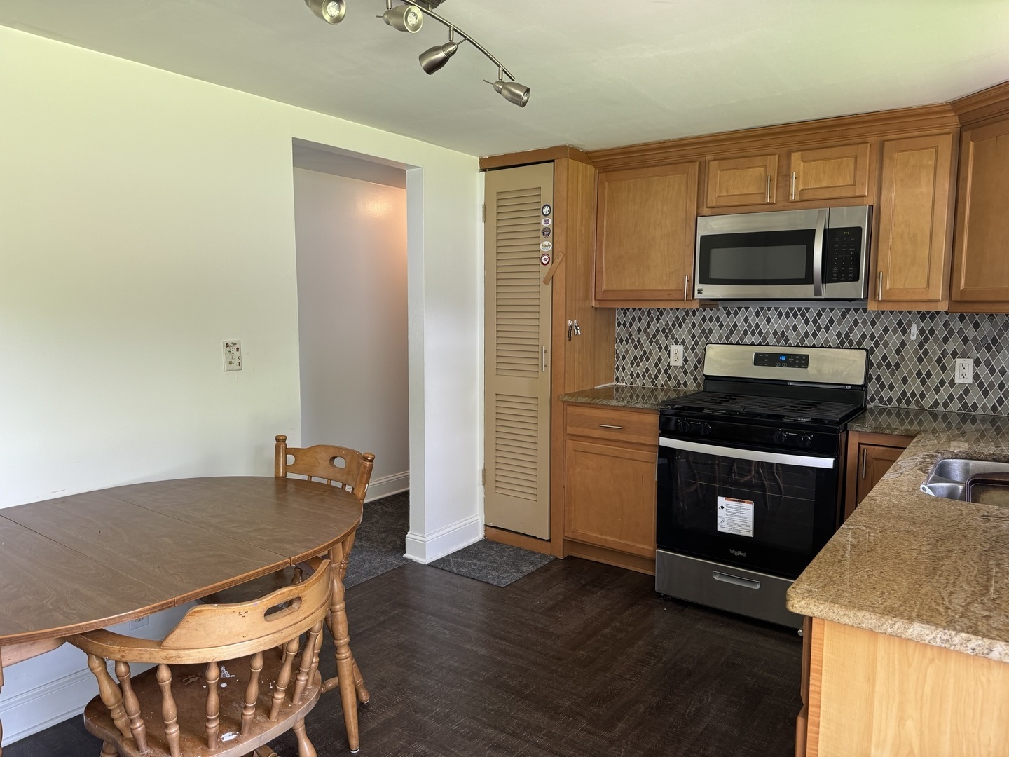 15013 Hartman Drive, Romeoville, IL 60446