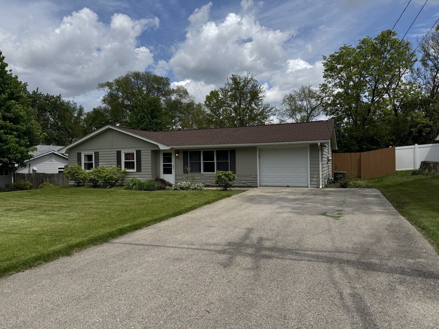 15013 Hartman Drive, Romeoville, IL 60446