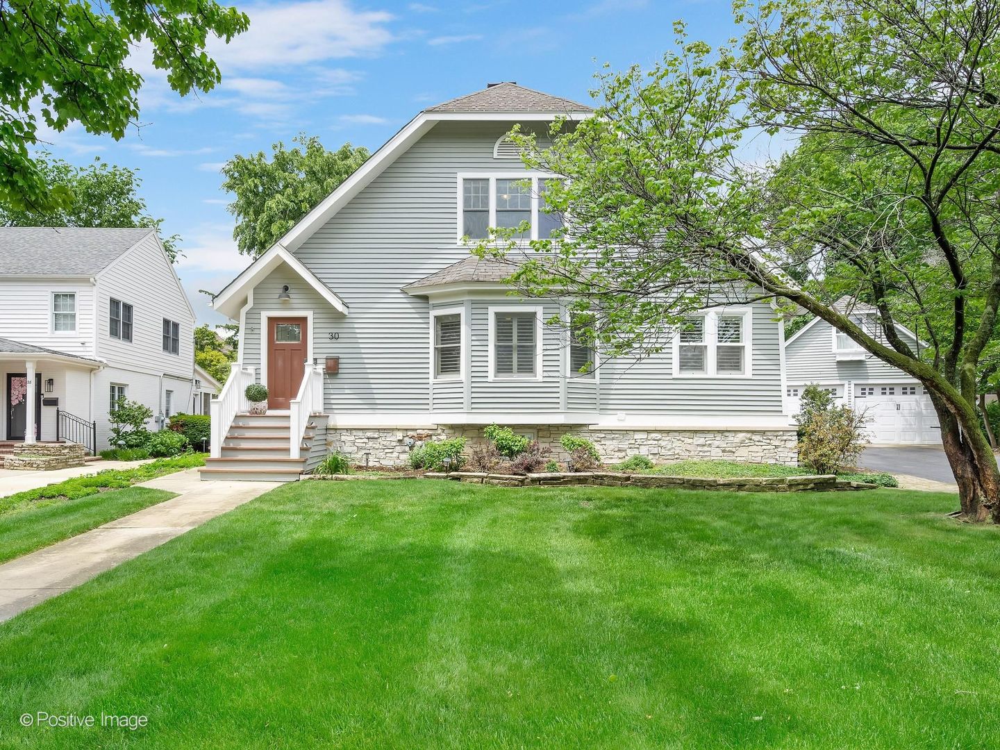 30 Waverly Avenue, Clarendon Hills, IL 60514