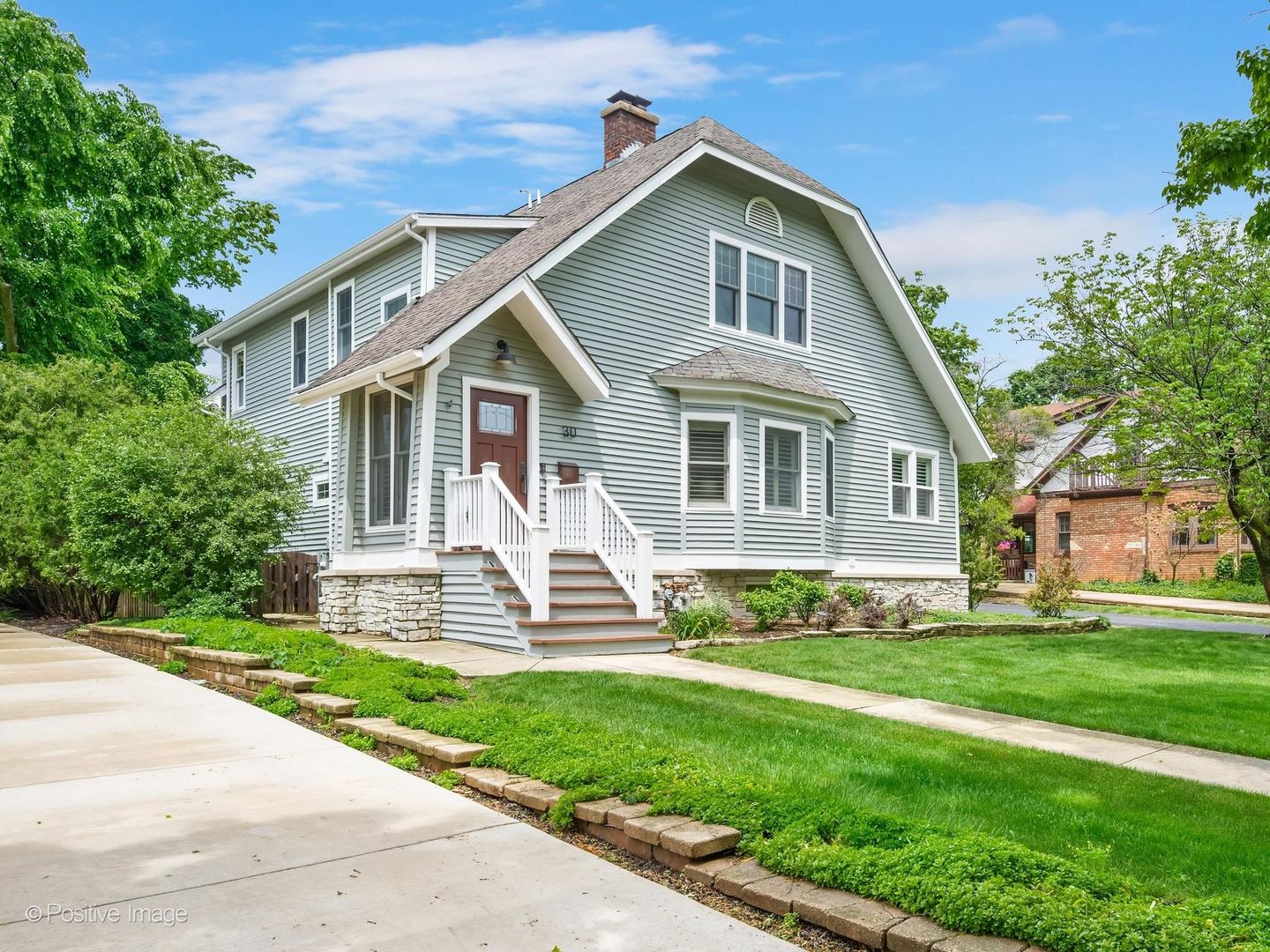 30 Waverly Avenue, Clarendon Hills, IL 60514