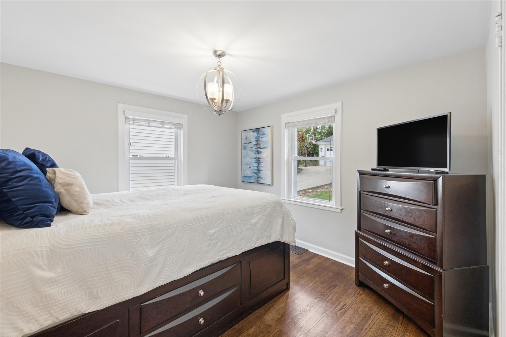 304 Bryant Avenue, Glen Ellyn, IL 60137