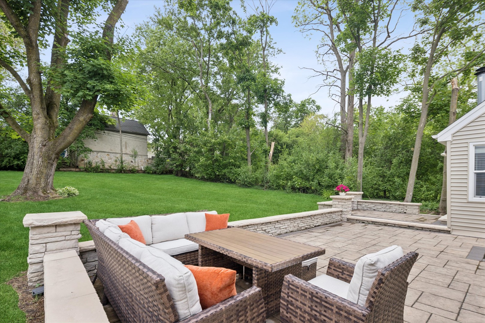 304 Bryant Avenue, Glen Ellyn, IL 60137