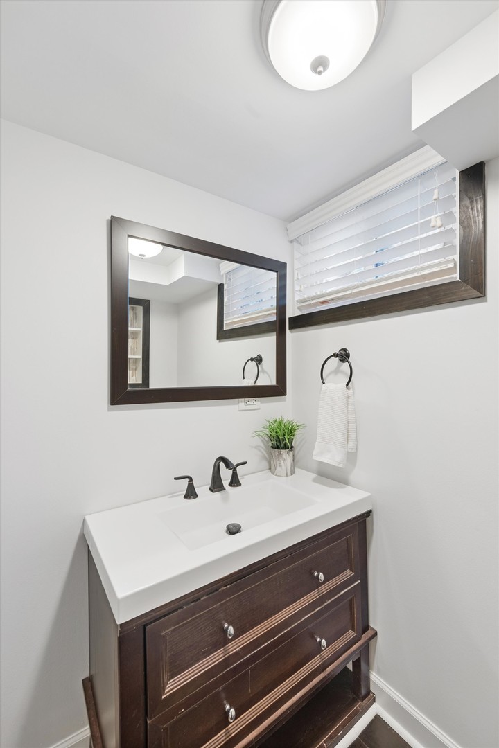 304 Bryant Avenue, Glen Ellyn, IL 60137