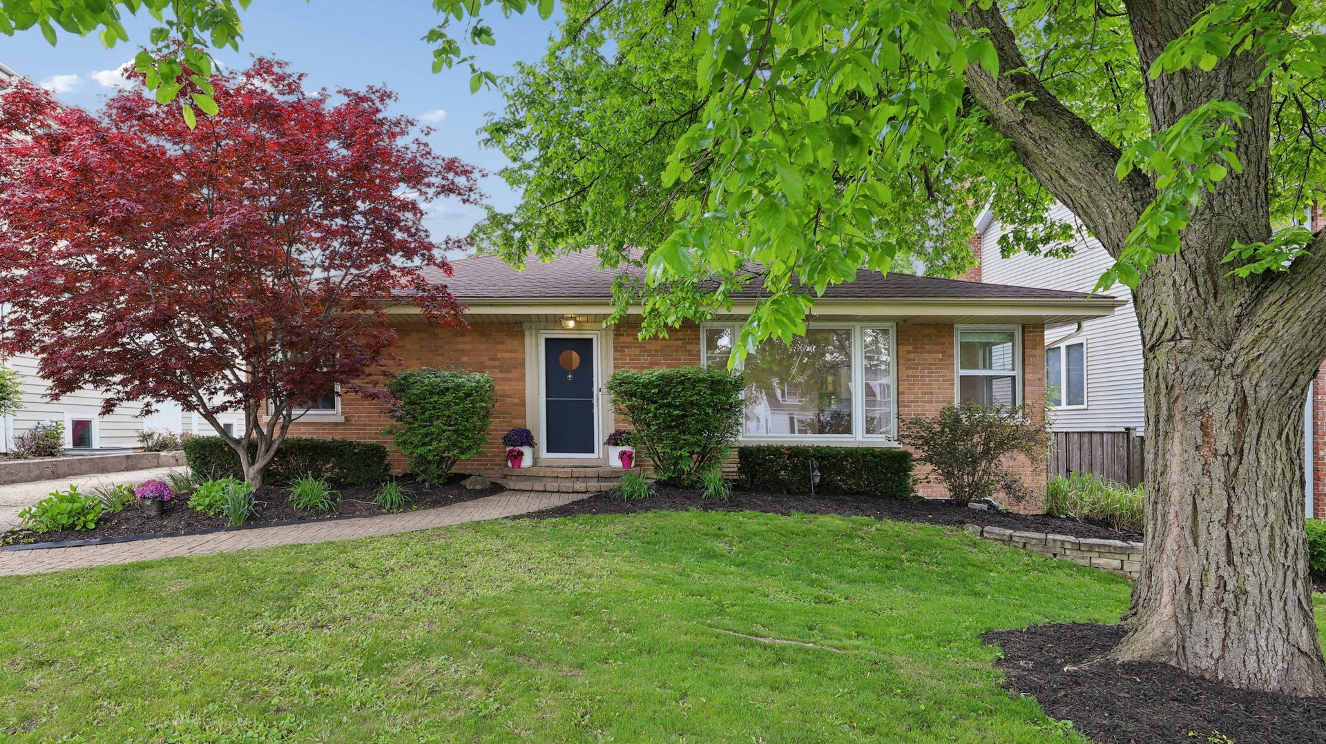 893 S Poplar Avenue, Elmhurst, IL 60126