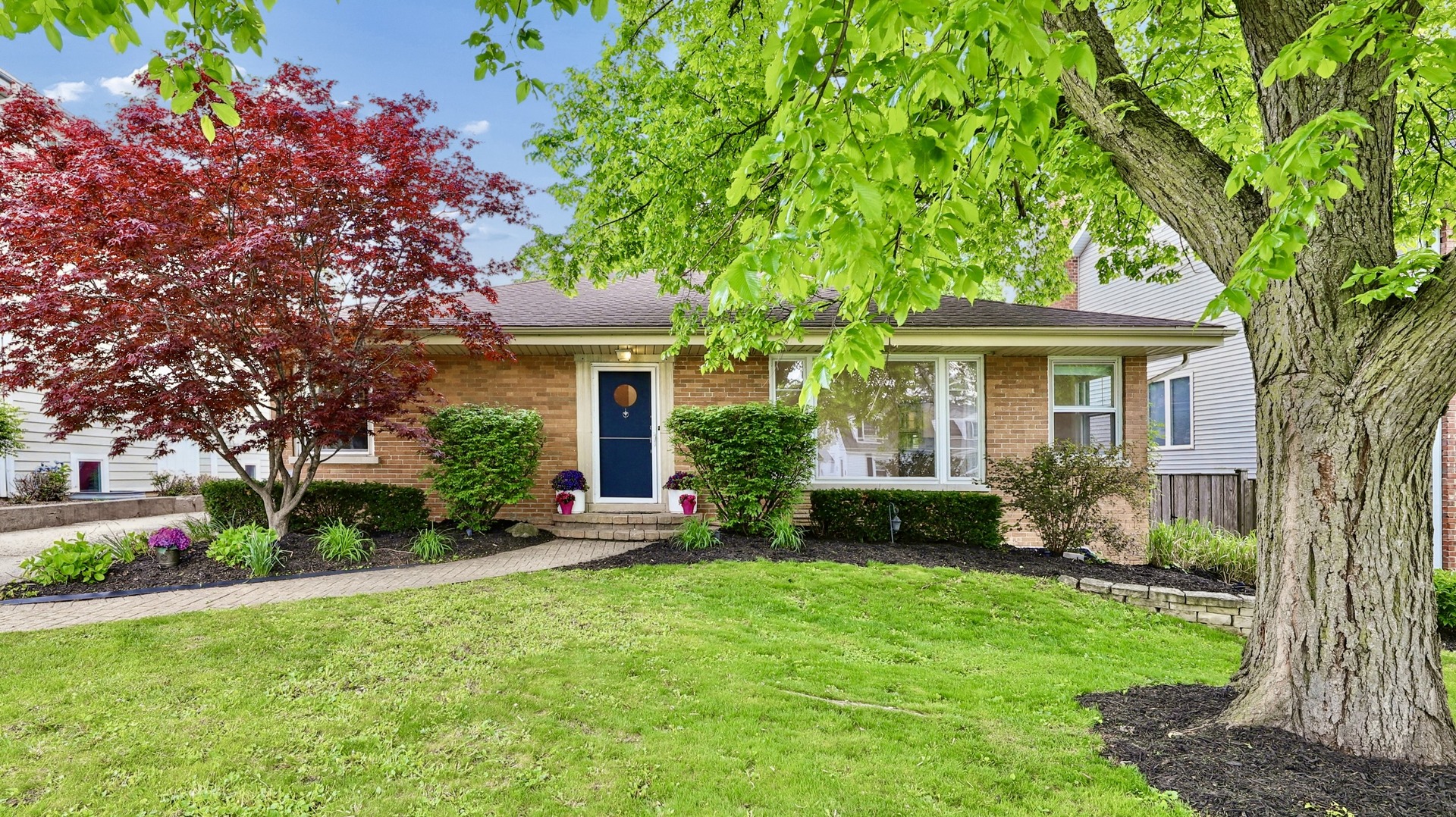 893 S Poplar Avenue, Elmhurst, IL 60126