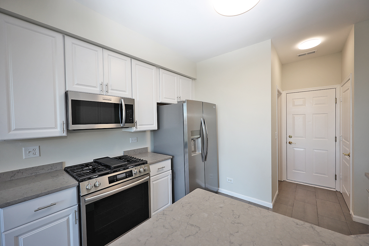 24854 W Gates Lane, Plainfield, IL 60585