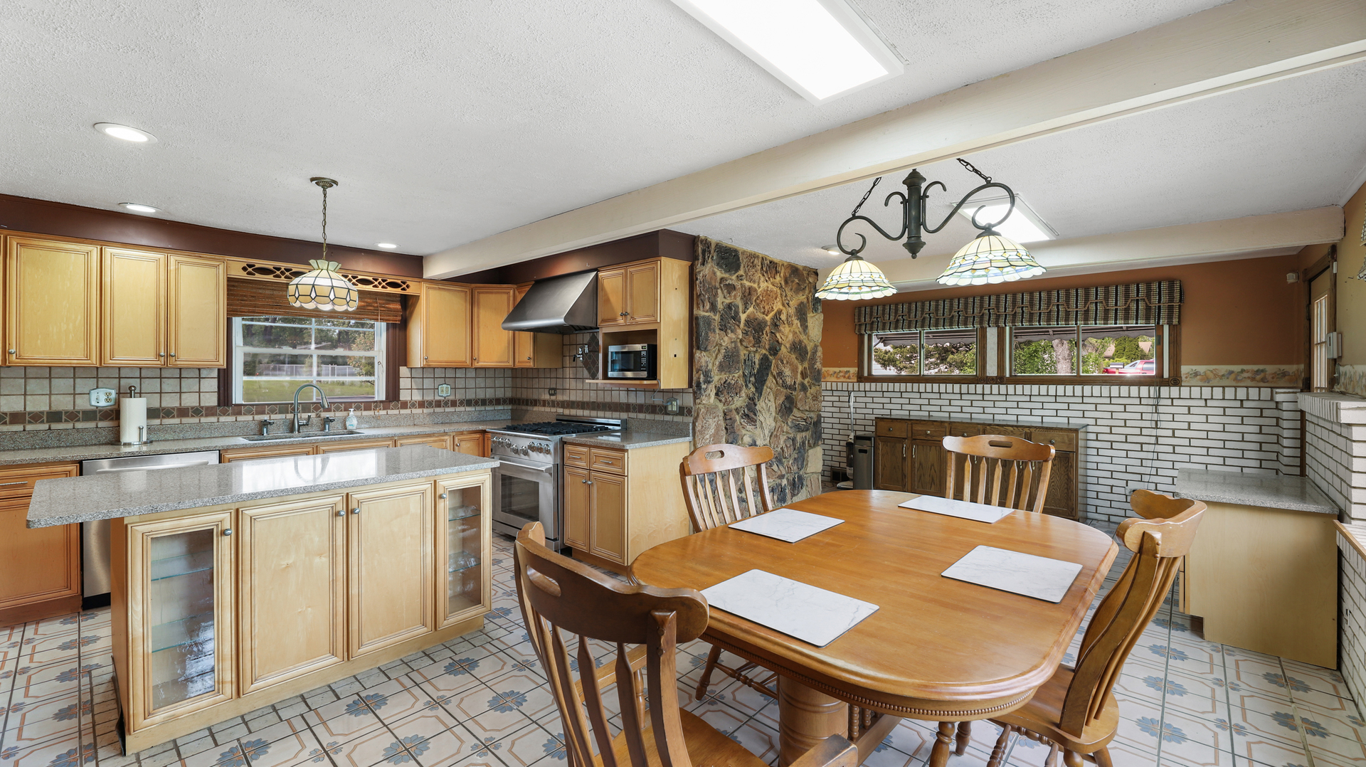 380 Forest Preserve Drive, Wood Dale, IL 60191