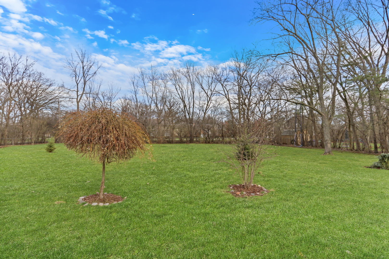 180 Crescent Knoll Drive, Green Oaks, IL 60048