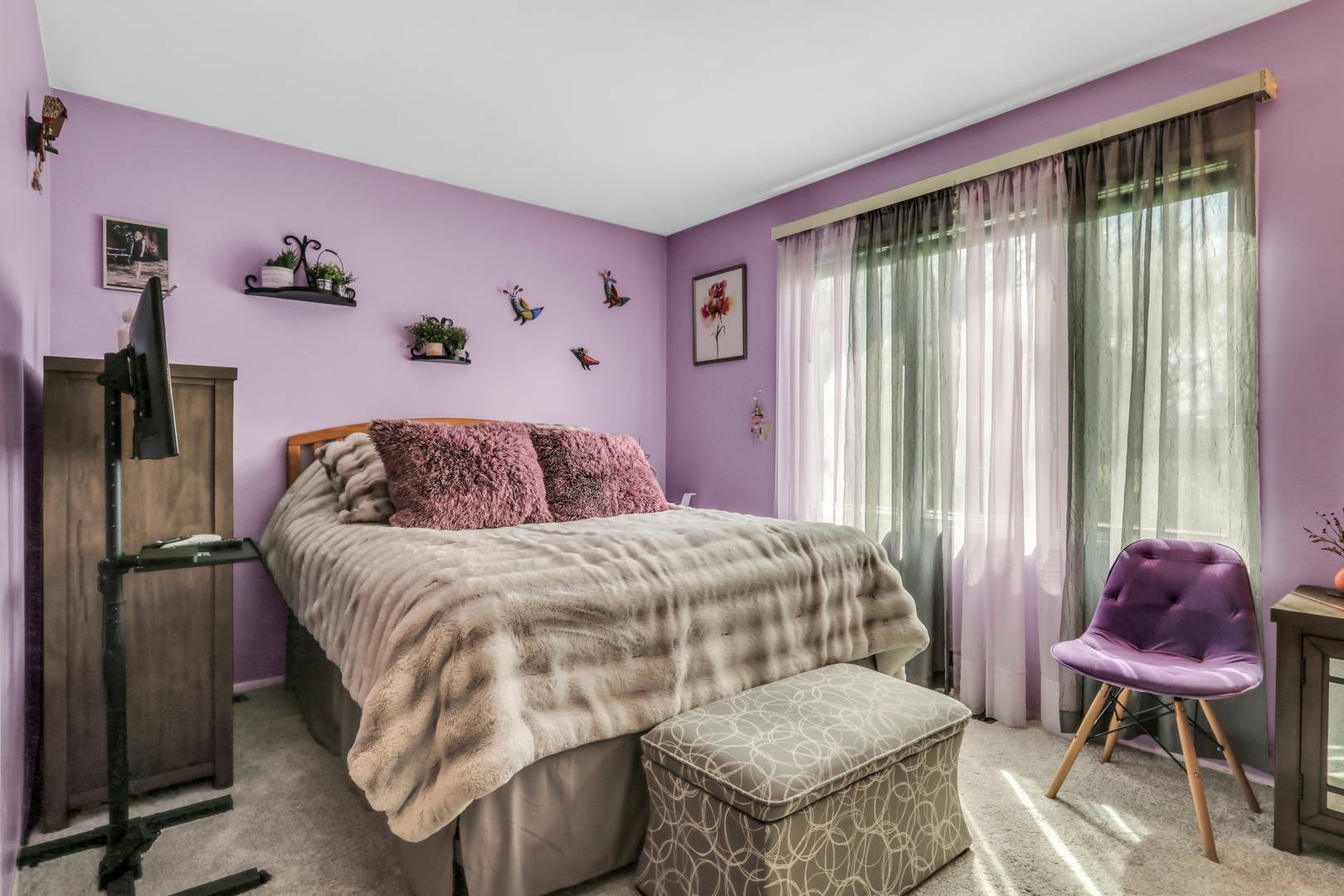 180 Crescent Knoll Drive, Green Oaks, IL 60048