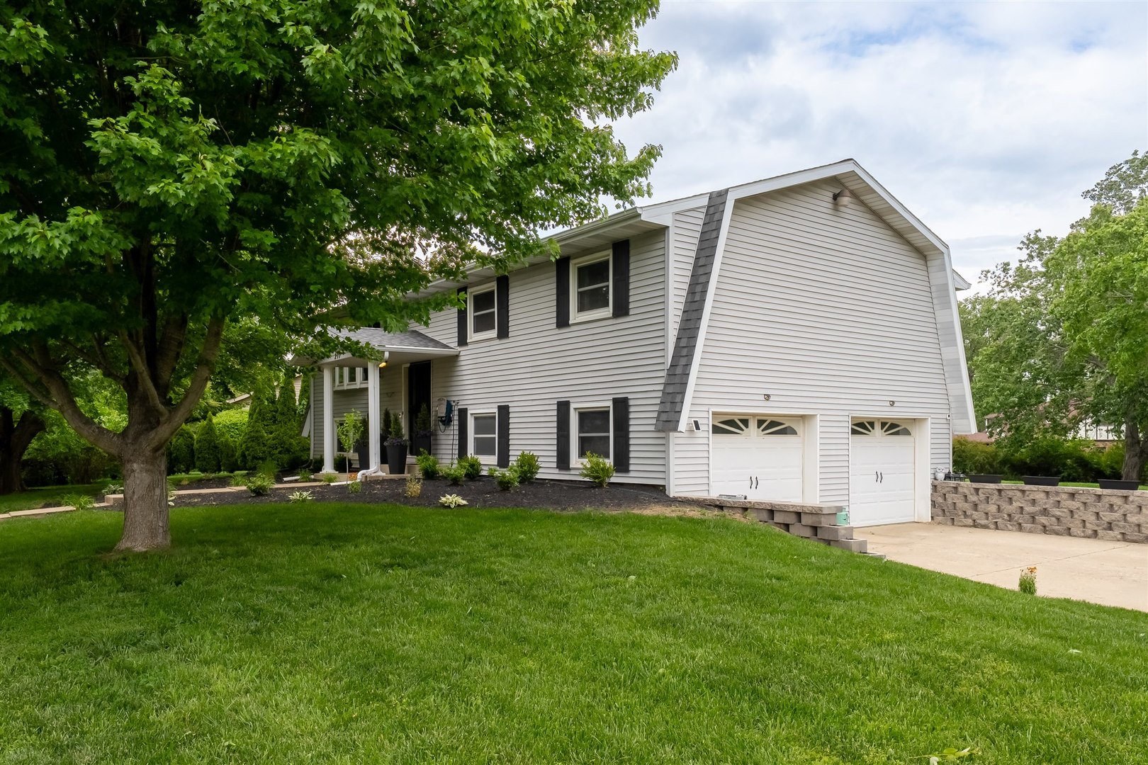 217 INDIAN CREEK Drive, Pekin, IL 61554