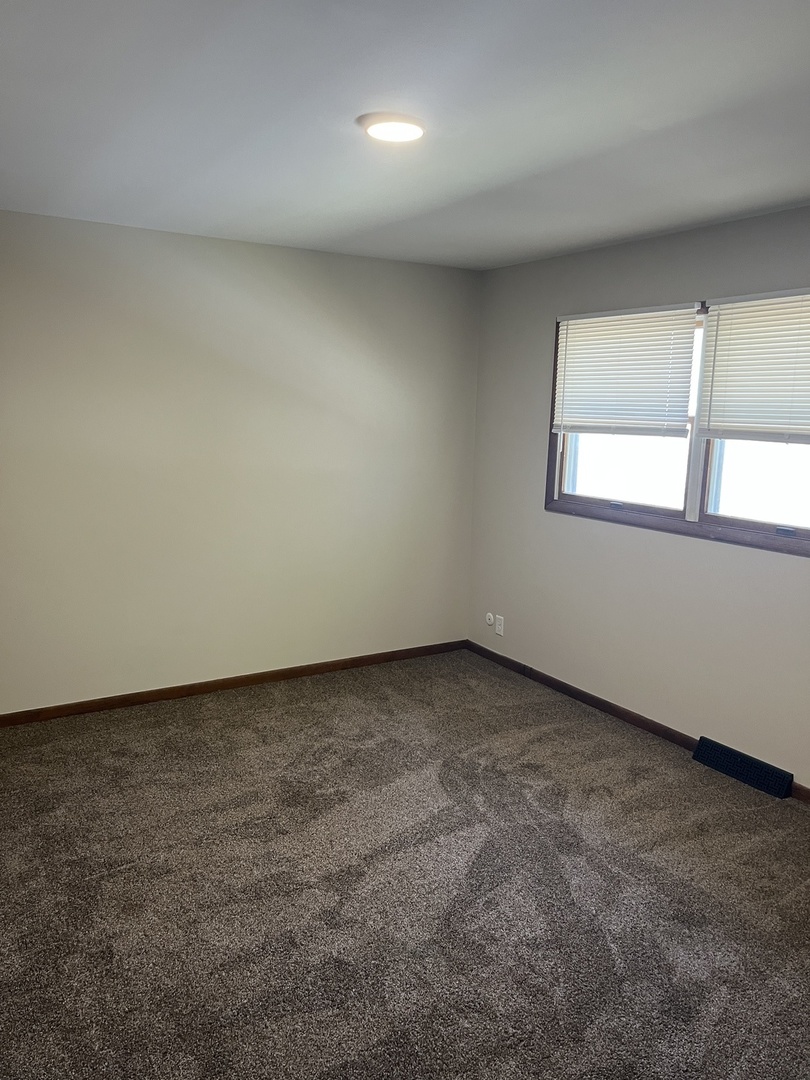 402 W Washington Street, Yorkville, IL 60560