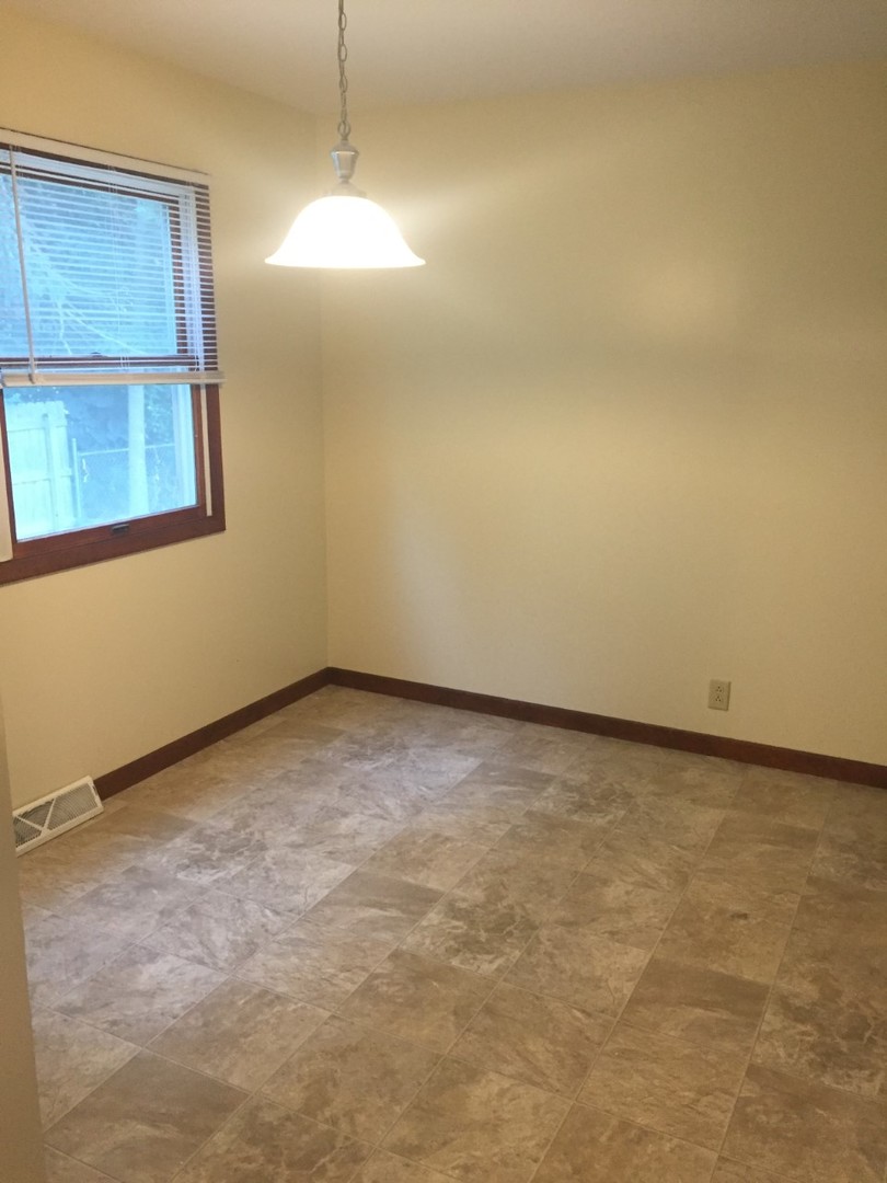 402 W Washington Street, Yorkville, IL 60560