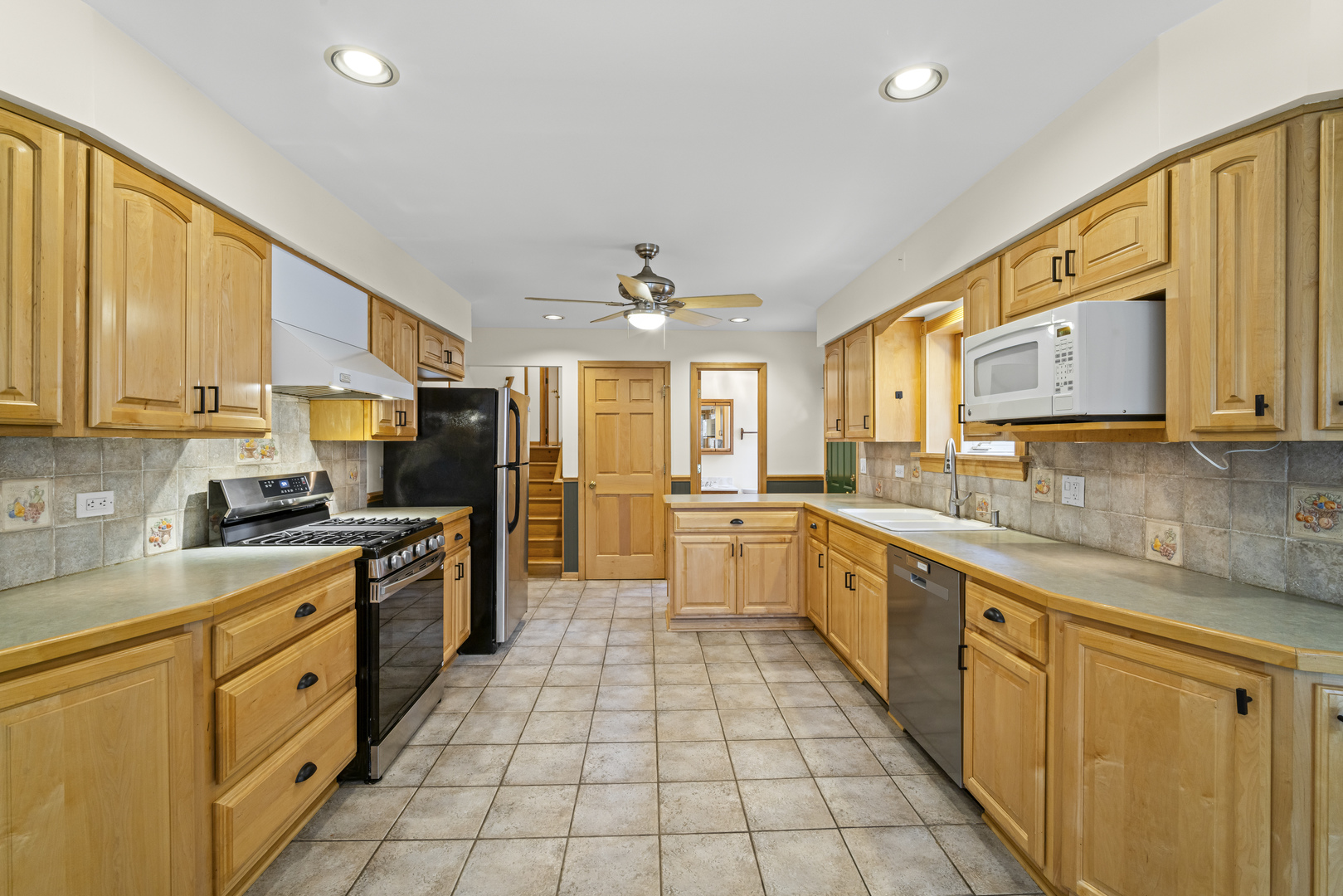421 N Elm Street, Itasca, IL 60143