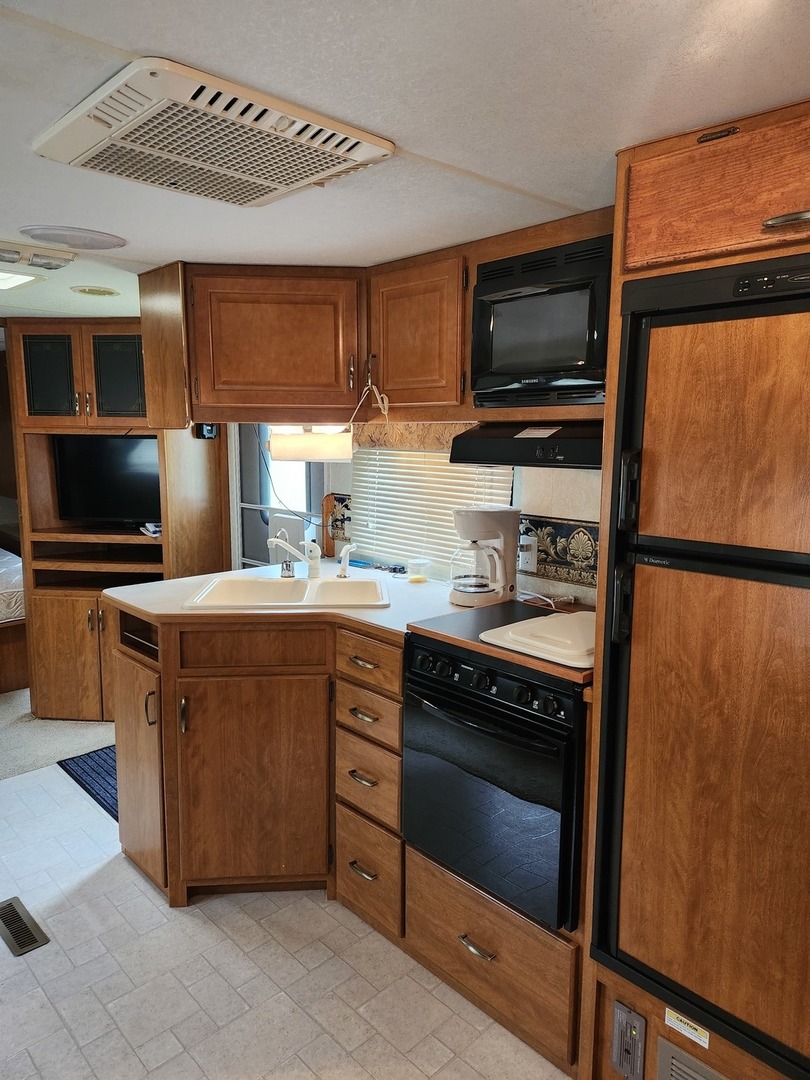 20/7 Woodhaven Lakes, Sublette, IL 61367