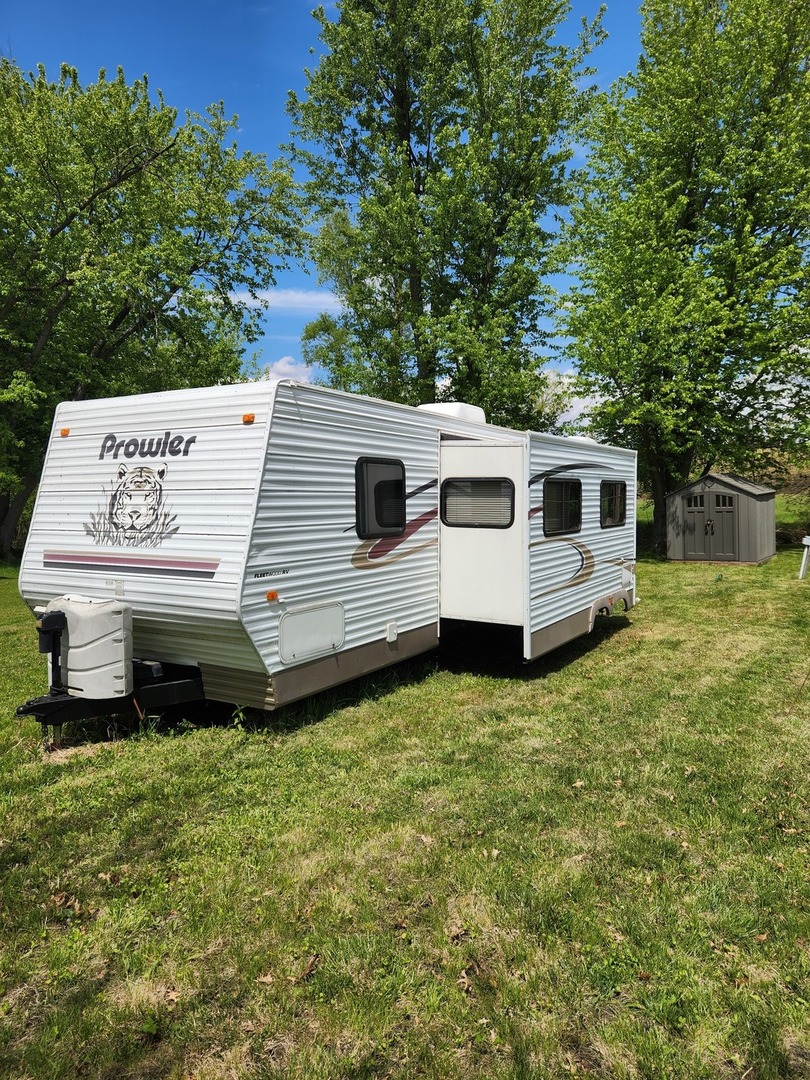 20/7 Woodhaven Lakes, Sublette, IL 61367