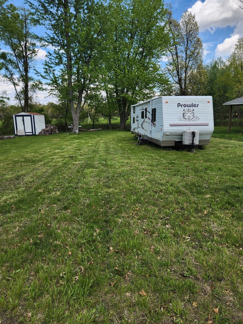 20/7 Woodhaven Lakes, Sublette, IL 61367