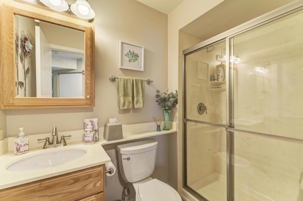 312 Cromwell Court, Westmont, IL 60559