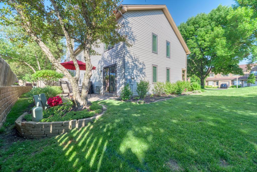 312 Cromwell Court, Westmont, IL 60559