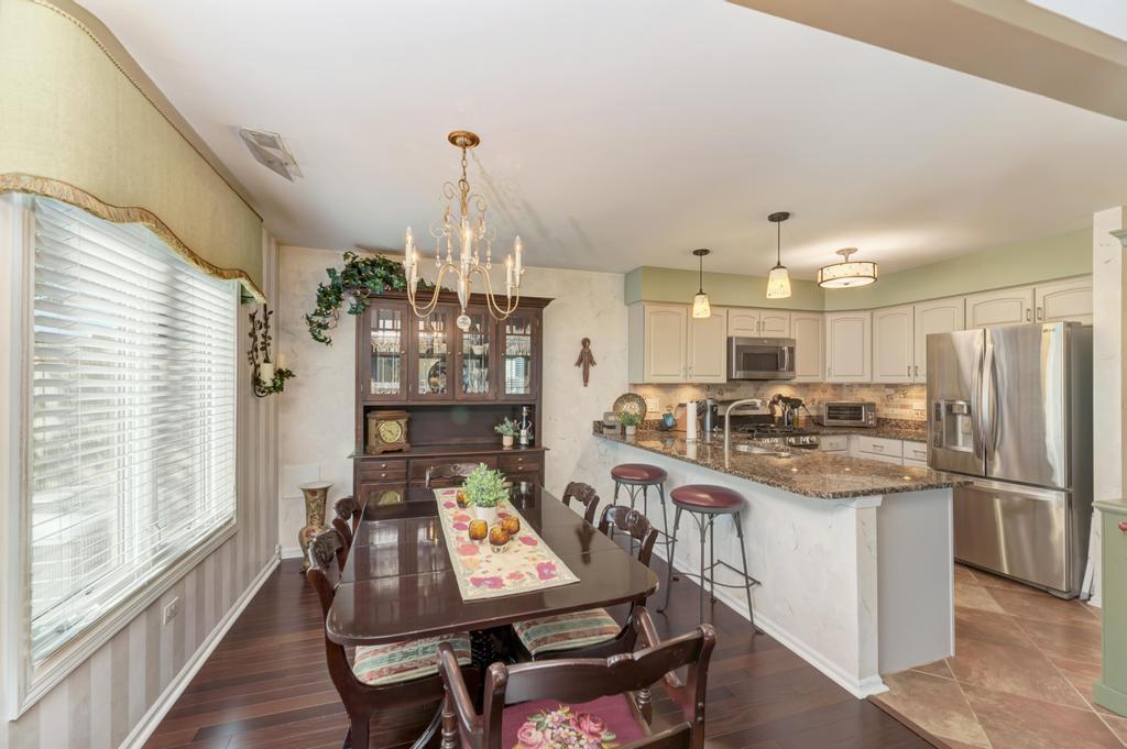 312 Cromwell Court, Westmont, IL 60559