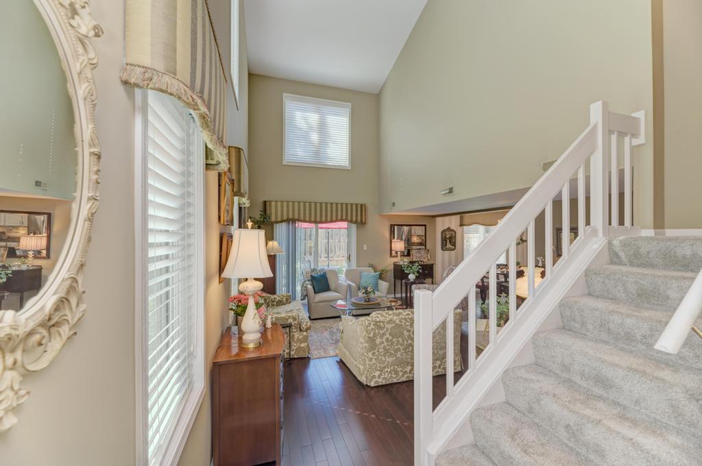 312 Cromwell Court, Westmont, IL 60559