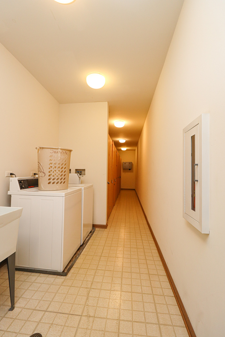 57 E Hattendorf Avenue #304, Roselle, IL 60172