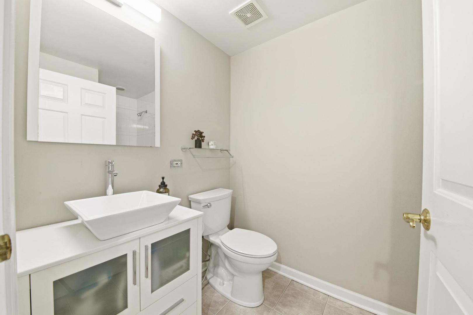 200 N Addison Avenue #501, Elmhurst, IL 60126