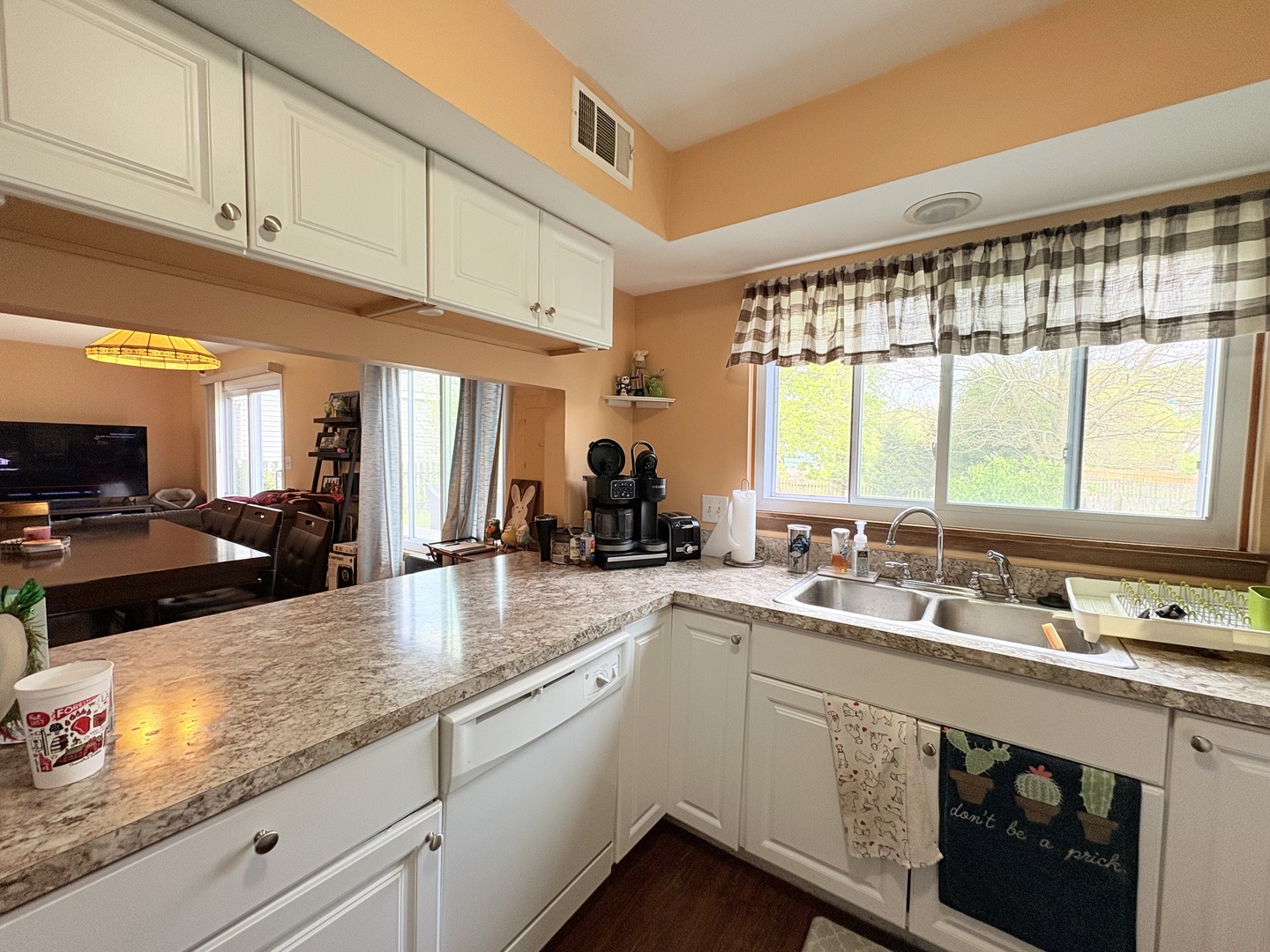 6 BUCKINGHAM Lane, Buffalo Grove, IL 60089
