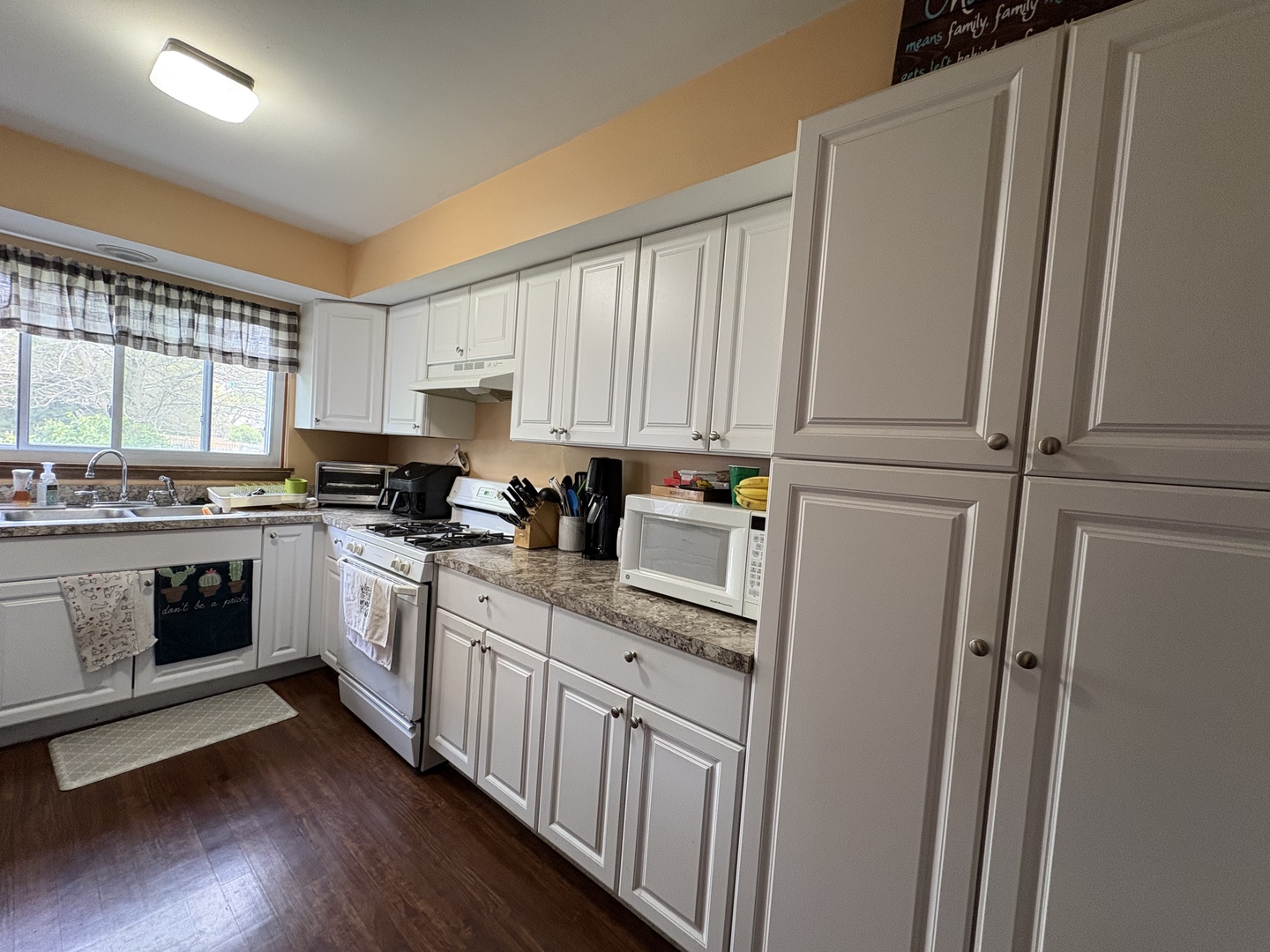6 BUCKINGHAM Lane, Buffalo Grove, IL 60089