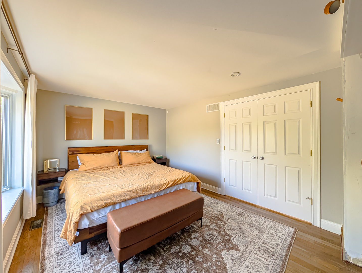 1931 Governors Lane, Hoffman Estates, IL 60169