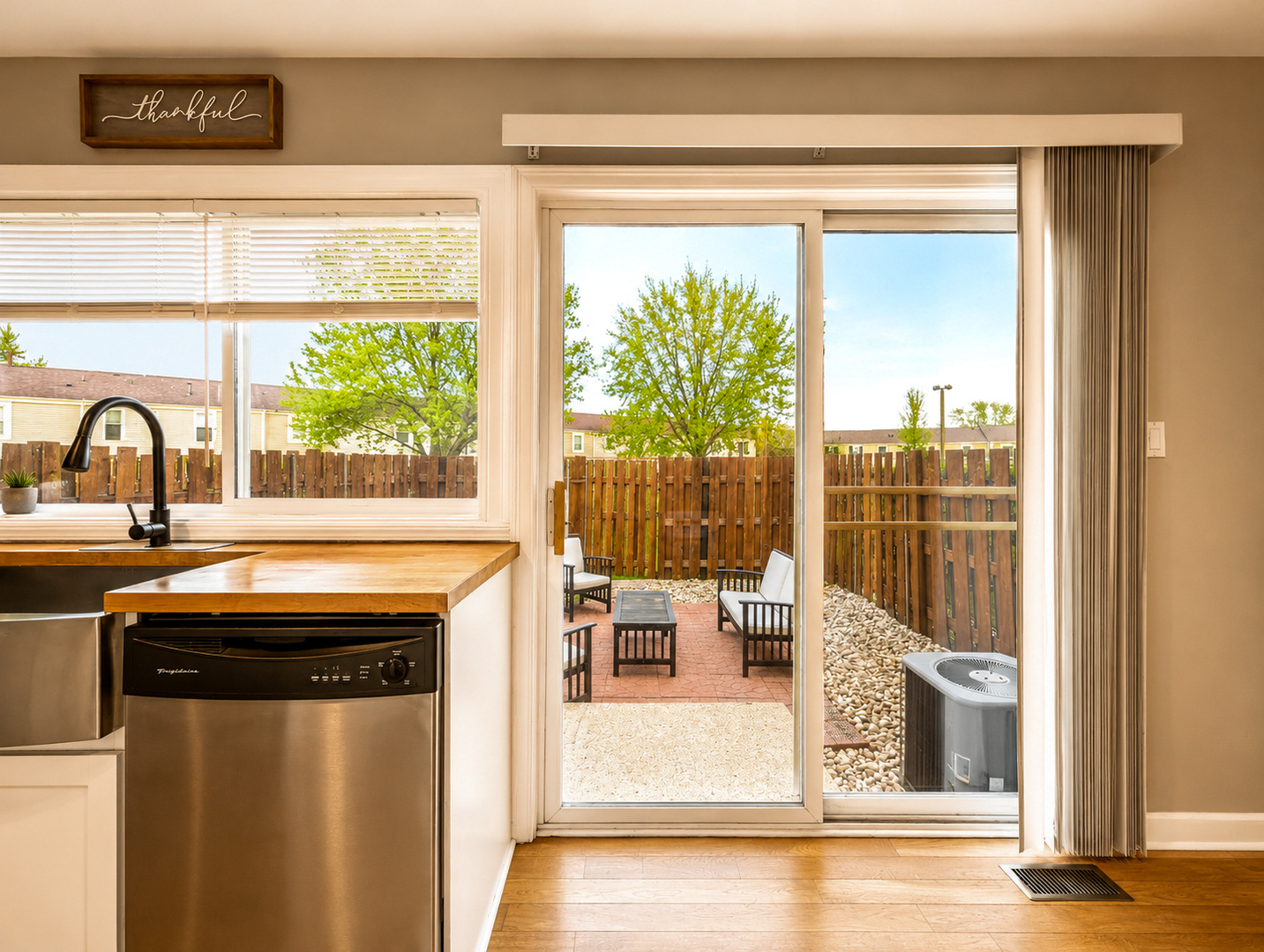 1931 Governors Lane, Hoffman Estates, IL 60169