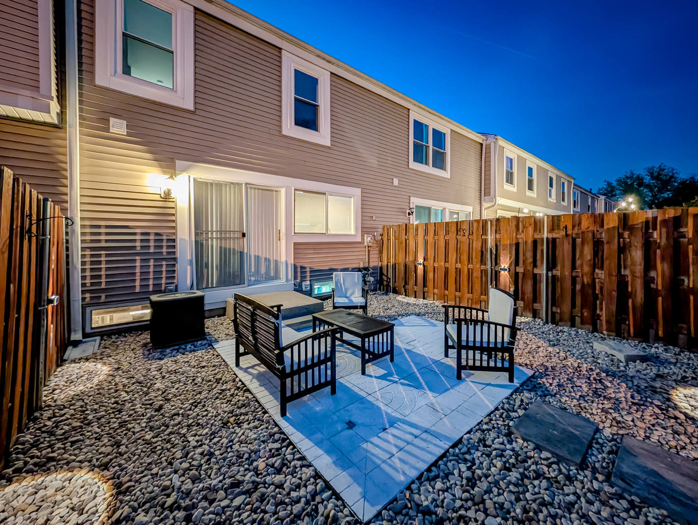 1931 Governors Lane, Hoffman Estates, IL 60169