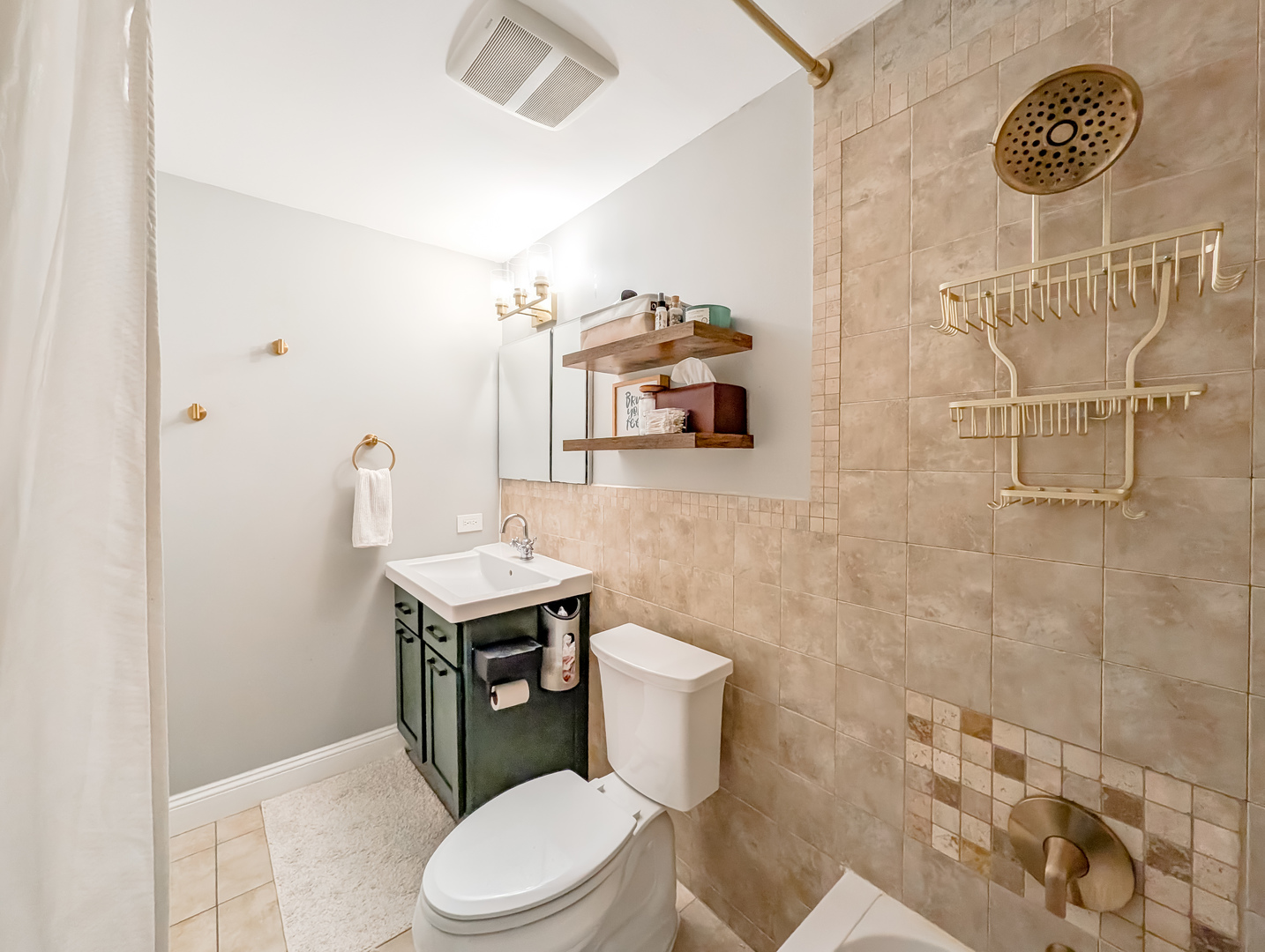 1931 Governors Lane, Hoffman Estates, IL 60169