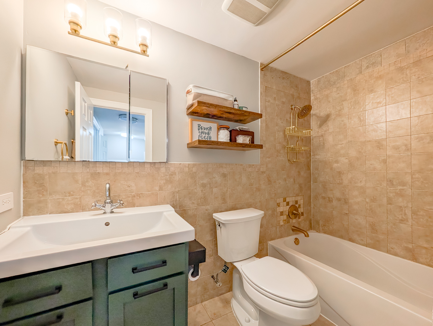 1931 Governors Lane, Hoffman Estates, IL 60169