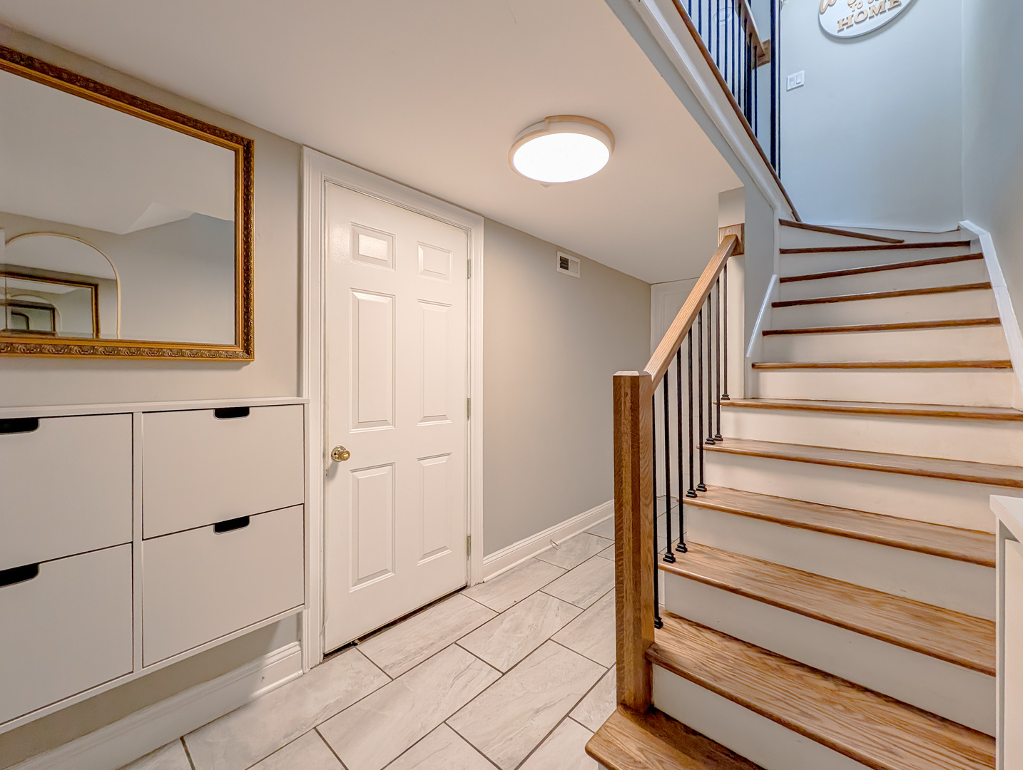 1931 Governors Lane, Hoffman Estates, IL 60169
