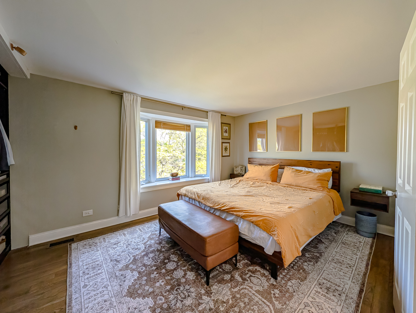 1931 Governors Lane, Hoffman Estates, IL 60169