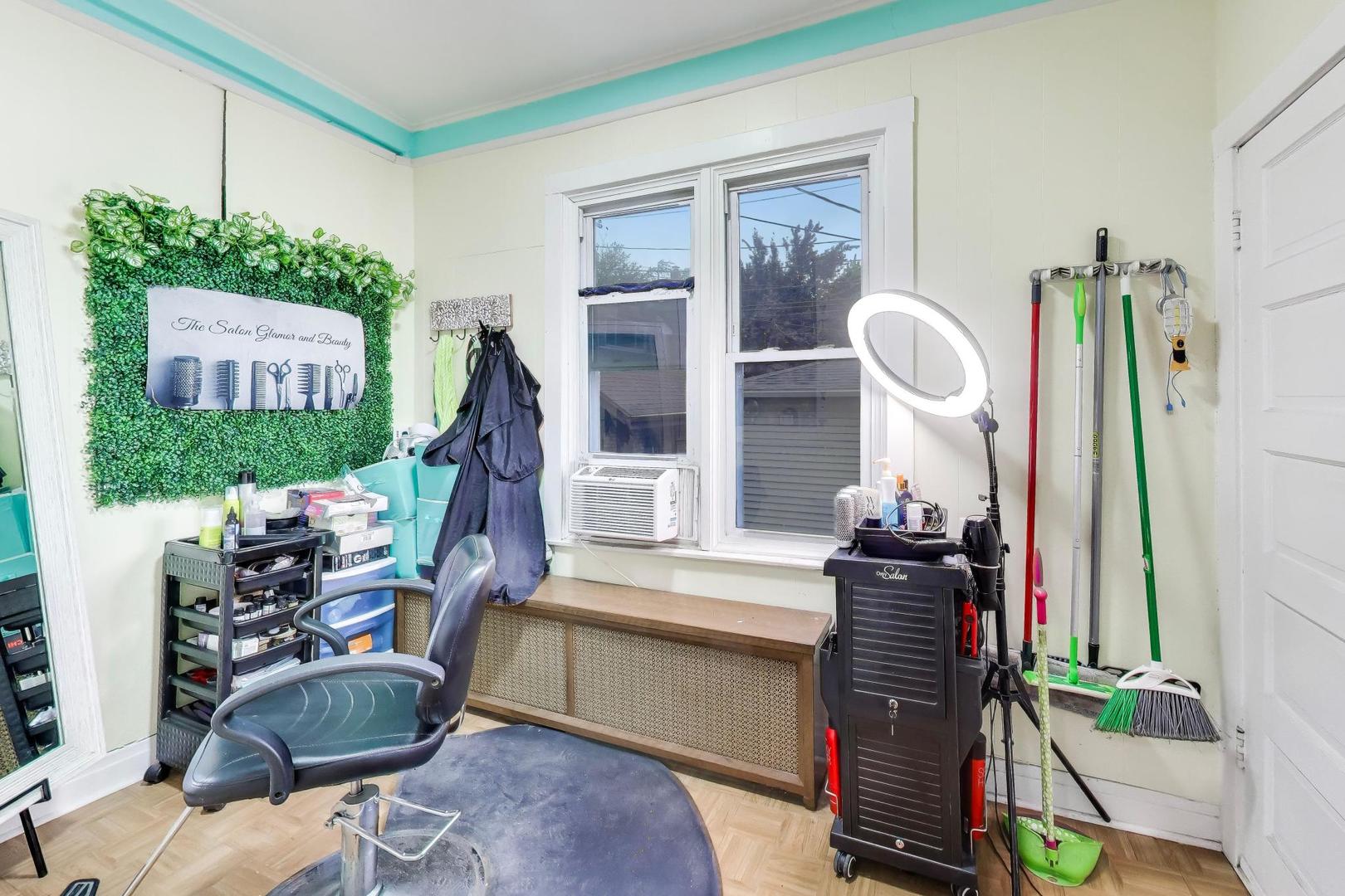 3848 W Irving Park Road, Chicago, IL 60618