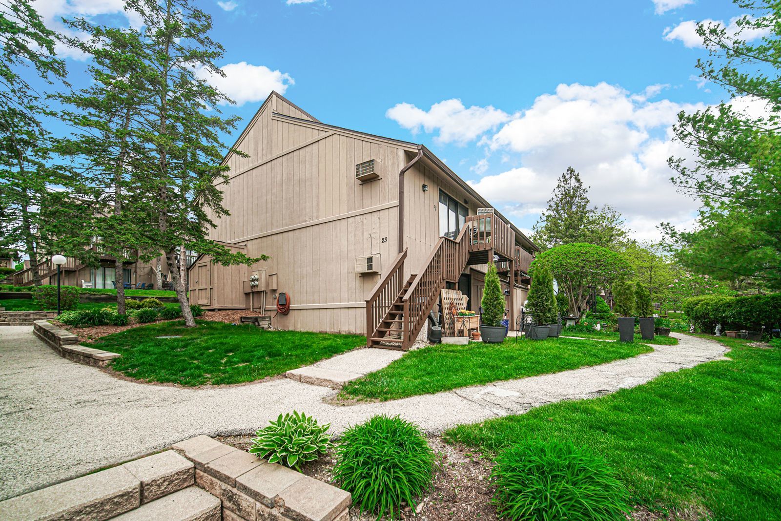 23 Jamaica Colony Street #2, Fox Lake, IL 60020