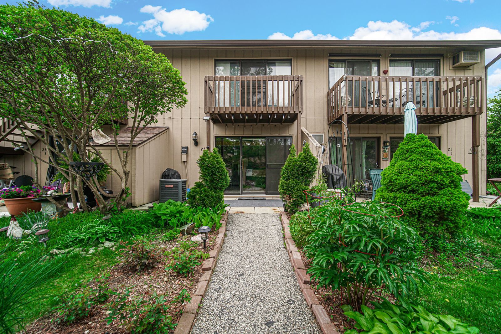 23 Jamaica Colony Street #2, Fox Lake, IL 60020